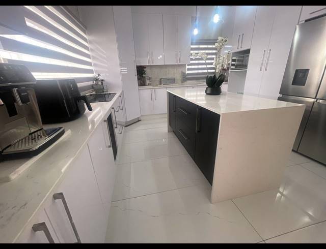 4 BEDROOM HOUSE FOR SALE IN EVANDER